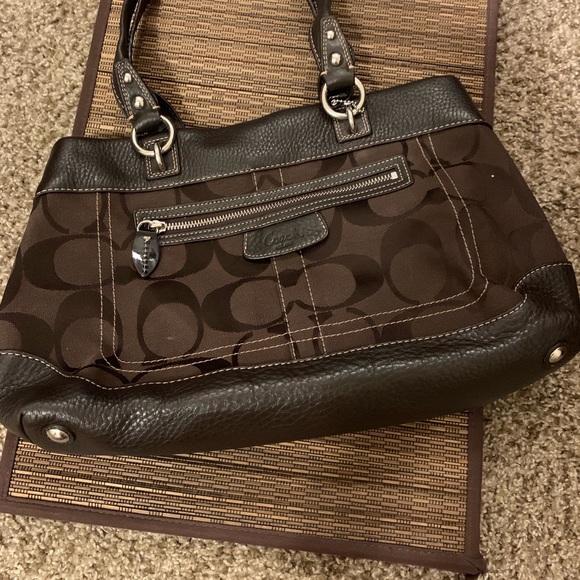 Authentic Coach Purse (barely used like new) - Picture 2 of 3